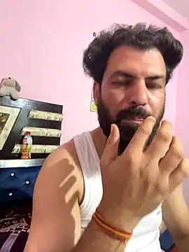 Snapshot of Arnav172030 chatting on 10/03/25, 03:31 Arnav172030 online show from 10/03/25, 03:31