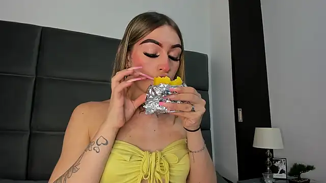 Lizz Luna online show from 09/29/25, 01:49