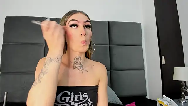 Lizz Luna online show from 10/16/25, 02:29