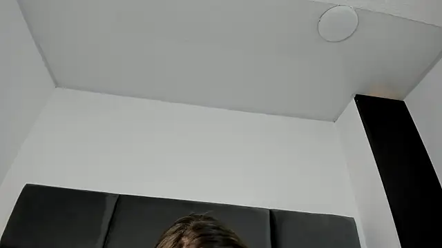 Lizz Luna online show from 11/04/25, 07:13