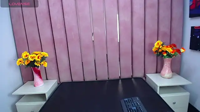 Snapshot of EmilyyEvans_ chatting on 02/08/25, 03:00 EmilyyEvans online show from 02/08/25, 03:00