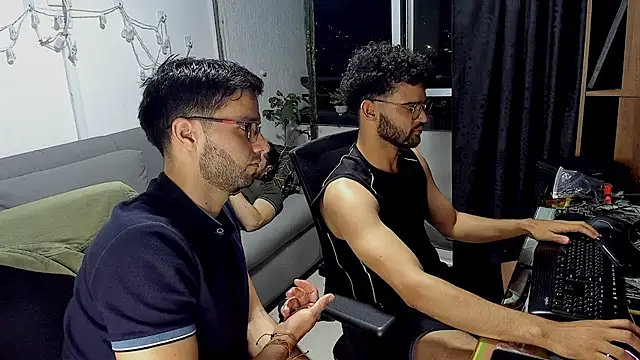 crisandrews online show from 02/12/25, 03:29