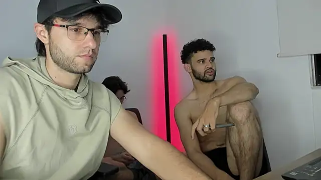 crisandrews online show from 09/16/25, 02:45