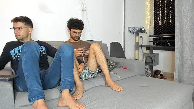 crisandrews online show from 11/25/25, 02:33