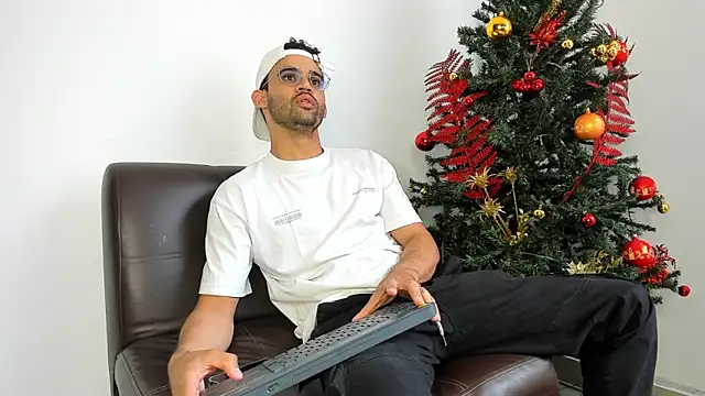 crisandrews online show from 11/30/25, 08:46