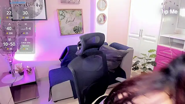 Snapshot of Dakota_Faning chatting on 01/23/25, 01:45 Dakota Faning online show from 01/23/25, 01:45