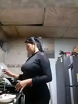 lupita 2023 online show from 12/17/24, 12:23