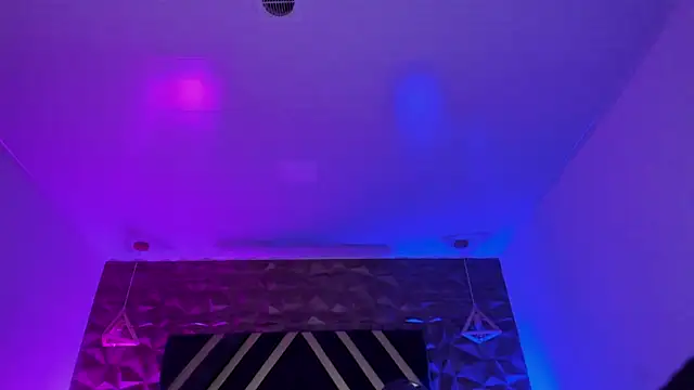 Snapshot of Ian_Castillo_ chatting on 04/08/26, 11:43 Ian Castillo online show from 04/08/26, 11:43