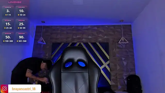 Snapshot of Ian_Castillo_ chatting on 04/20/26, 11:24 Ian Castillo online show from 04/20/26, 11:24