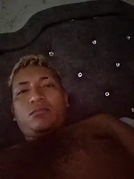 Snapshot of BingedHearts chatting on 02/16/26, 11:28 BingedHearts online show from 02/16/26, 11:28