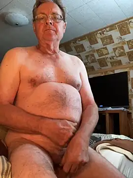 Snapshot of Tonybaloney1972 chatting on 10/06/25, 02:14 Tonybaloney1972 online show from 10/06/25, 02:14