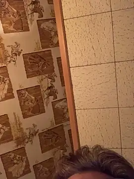 Snapshot of Tonybaloney1972 chatting on 11/05/25, 03:39 Tonybaloney1972 online show from 11/05/25, 03:39