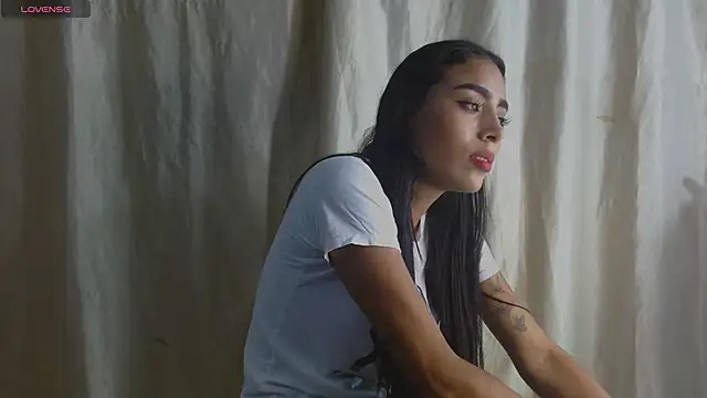 AntonellaAndNoah online show from 12/05/24, 12:52