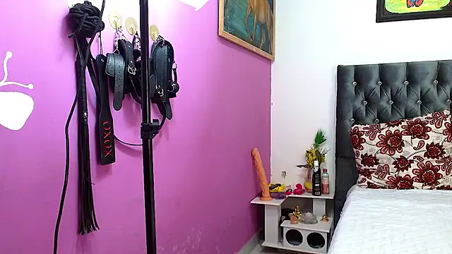 Snapshot of AntonellaAndNoah chatting on 03/24/26, 06:29 AntonellaAndNoah online show from 03/24/26, 06:29