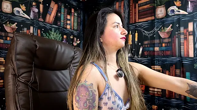 Snapshot of julietta___jackson chatting on 04/01/26, 08:50 julietta jackson online show from 04/01/26, 08:50