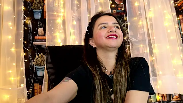 Snapshot of julietta___jackson chatting on 06/11/26, 12:32 julietta jackson online show from 06/11/26, 12:32