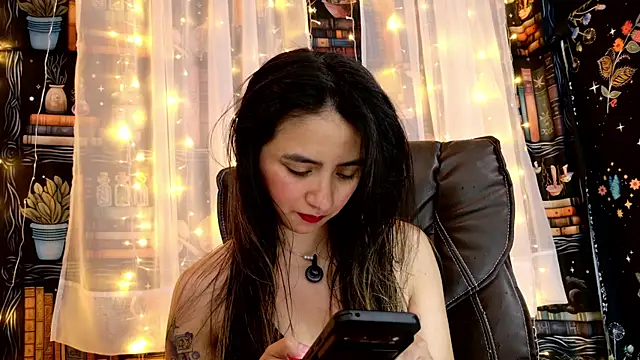 Snapshot of julietta___jackson chatting on 06/11/26, 05:22 julietta jackson online show from 06/11/26, 05:22