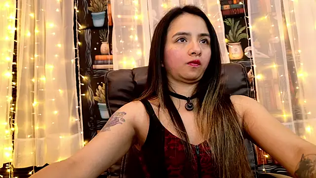 Snapshot of julietta___jackson chatting on 06/19/26, 10:35 julietta jackson online show from 06/19/26, 10:35