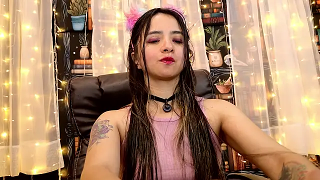 Snapshot of julietta___jackson chatting on 06/20/26, 07:27 julietta jackson online show from 06/20/26, 07:27
