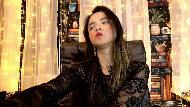 Snapshot of julietta___jackson chatting on 07/04/26, 09:10 julietta jackson online show from 07/04/26, 09:10
