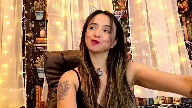 Snapshot of julietta___jackson chatting on 07/06/26, 10:56 julietta jackson online show from 07/06/26, 10:56
