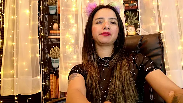 Snapshot of julietta___jackson chatting on 07/17/26, 10:36 julietta jackson online show from 07/17/26, 10:36