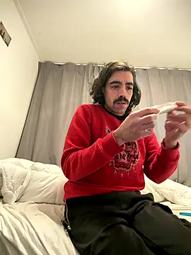 Snapshot of wolfwhite95 chatting on 11/16/25, 11:10 wolfwhite95 online show from 11/16/25, 11:10