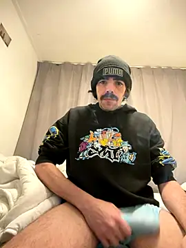 Snapshot of wolfwhite95 chatting on 11/17/25, 07:52 wolfwhite95 online show from 11/17/25, 07:52