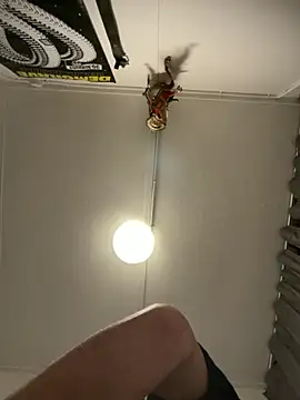 Snapshot of wolfwhite95 chatting on 11/20/25, 07:35 wolfwhite95 online show from 11/20/25, 07:35