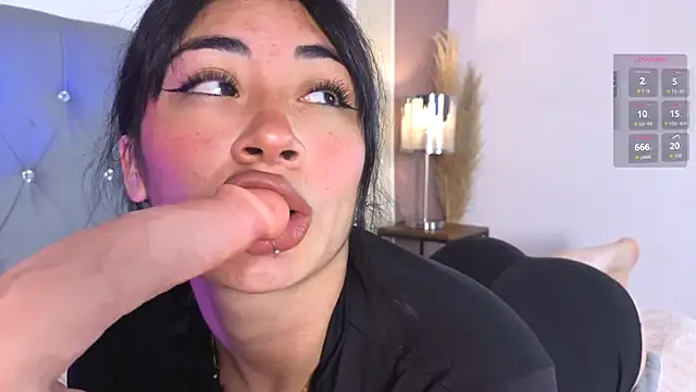 aprildreams19 online show from 12/04/25, 12:03