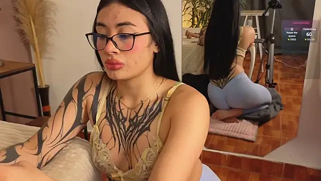 aprildreams19 online show from 04/12/26, 12:54