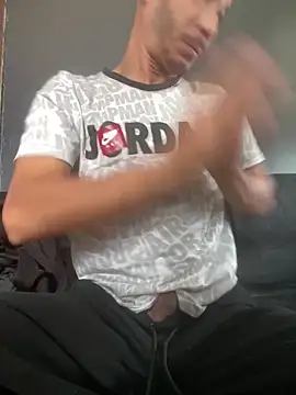 Chico Bellaco online show from 12/14/25, 04:01