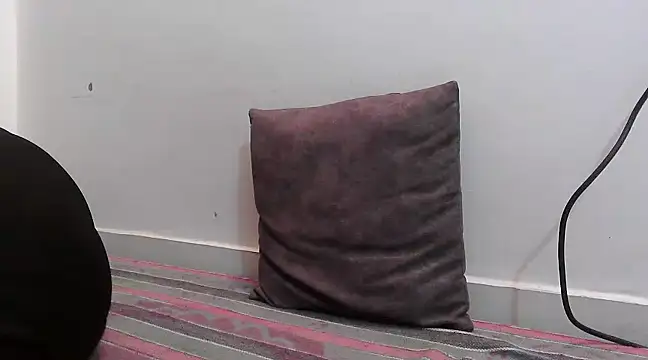 ANANYA-TIWARI online show from 03/08/25, 10:02