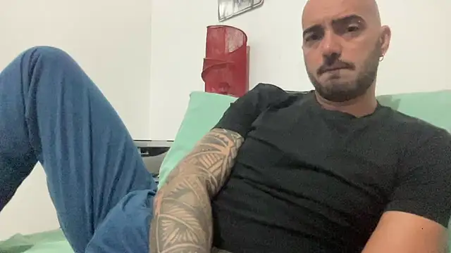 Snapshot of alessandromori91 chatting on 09/26/25, 09:30 alessandromori91 online show from 09/26/25, 09:30