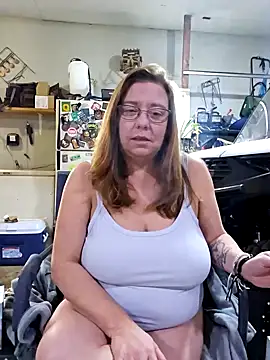 Snapshot of MsShelby40 chatting on 12/01/24, 08:42 MsShelby40 online show from 12/01/24, 08:42