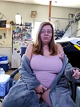 Snapshot of MsShelby40 chatting on 12/14/24, 04:09 MsShelby40 online show from 12/14/24, 04:09