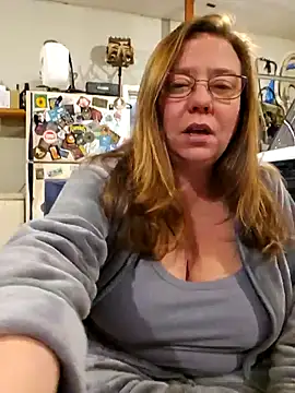 Snapshot of MsShelby40 chatting on 01/11/25, 11:13 MsShelby40 online show from 01/11/25, 11:13