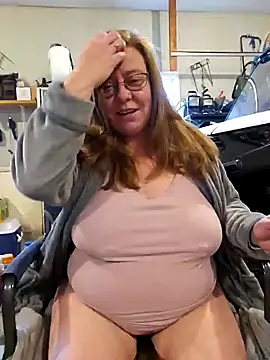 Snapshot of MsShelby40 chatting on 02/11/25, 04:35 MsShelby40 online show from 02/11/25, 04:35