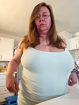 Snapshot of MsShelby40 chatting on 03/11/25, 04:07 MsShelby40 online show from 03/11/25, 04:07