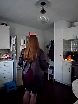 Snapshot of MsShelby40 chatting on 10/31/25, 10:11 MsShelby40 online show from 10/31/25, 10:11