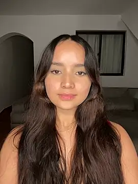 Snapshot of MollySanders___ chatting on 12/13/24, 02:21 MollySanders online show from 12/13/24, 02:21