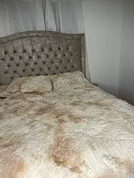 Snapshot of MollySanders___ chatting on 12/20/24, 10:22 MollySanders online show from 12/20/24, 10:22