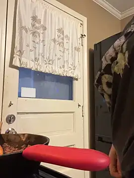 Snapshot of Big-Tits-McGee chatting on 12/27/24, 11:21 Big-Tits-McGee online show from 12/27/24, 11:21