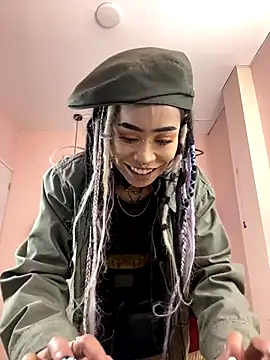 Violetta Suky online show from 10/17/25, 12:52