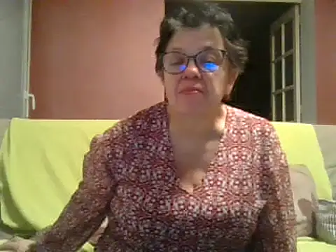 Snapshot of Vandeae44 chatting on 02/20/25, 08:14 Vandeae44 online show from 02/20/25, 08:14