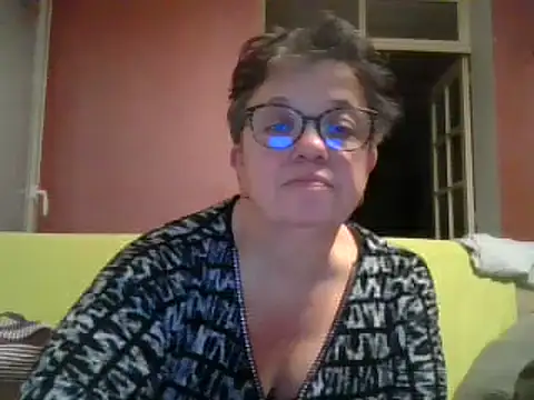 Snapshot of Vandeae44 chatting on 03/09/25, 08:31 Vandeae44 online show from 03/09/25, 08:31