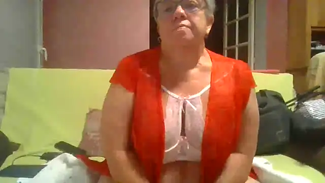 Snapshot of Vandeae44 chatting on 09/25/25, 08:01 Vandeae44 online show from 09/25/25, 08:01