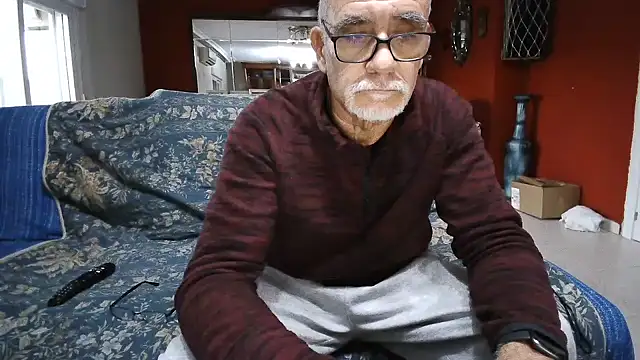 Snapshot of maduroguapo chatting on 01/13/25, 05:12 maduroguapo online show from 01/13/25, 05:12