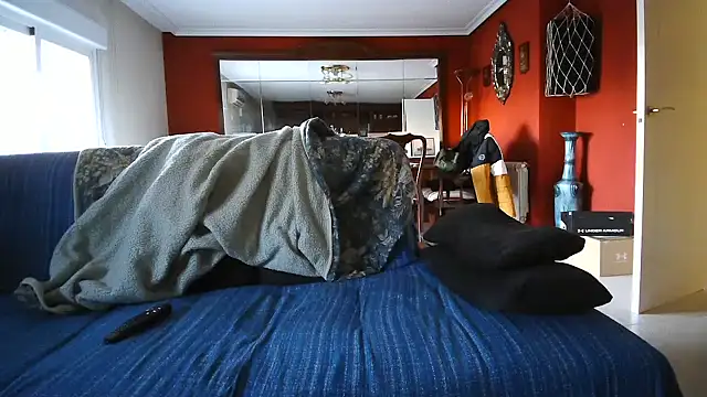 Snapshot of maduroguapo chatting on 01/15/25, 04:32 maduroguapo online show from 01/15/25, 04:32