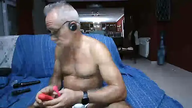 Snapshot of maduroguapo chatting on 09/13/25, 09:03 maduroguapo online show from 09/13/25, 09:03